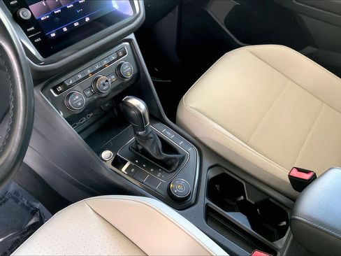 Used 2019 Volkswagen Tiguan SE w/ Panoramic Sunroof Package AWD/4WD image 17
