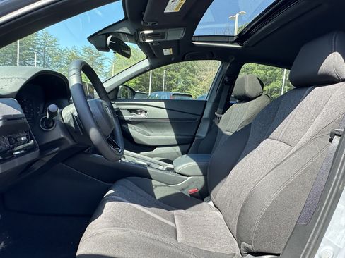 Used 2025 Honda Accord Sport image 7