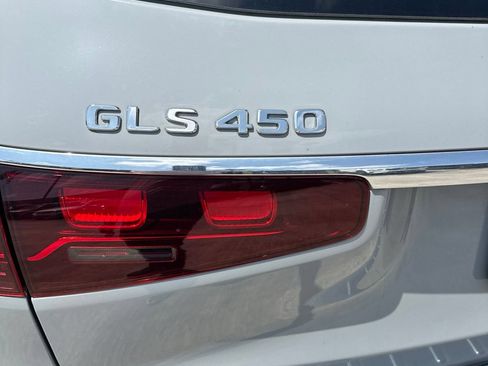 Used 2025 Mercedes-Benz GLS 450 4MATIC image 10