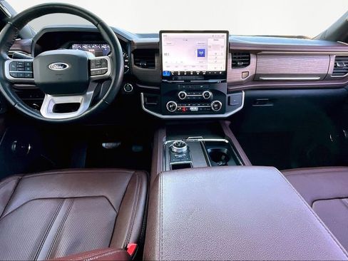 Used 2023 Ford Expedition Limited image 7