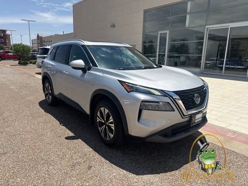 Used 2023 Nissan Rogue SV w/ SV Premium B Package FWD image 3