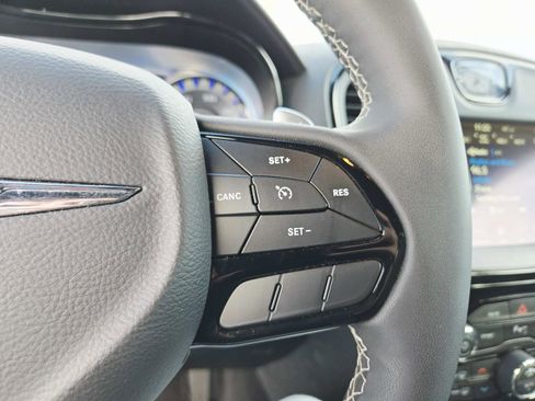 Used 2023 Chrysler 300 S image 24