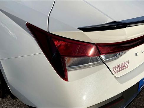 Certified 2025 Hyundai Elantra Sport image 29