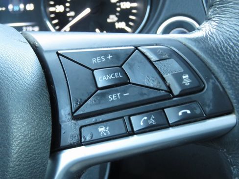 Used 2017 Nissan Rogue SL w/ SL Premium Package image 23