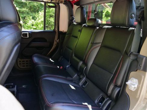 Used 2020 Jeep Gladiator Rubicon AWD/4WD image 29