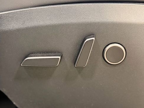 Used 2023 Tesla Model Y Performance AWD/4WD image 20