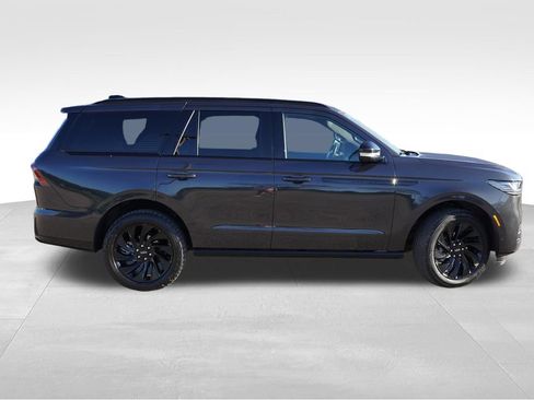 Used 2025 Lincoln Navigator Reserve w/ Jet Appearance Package AWD/4WD image 3