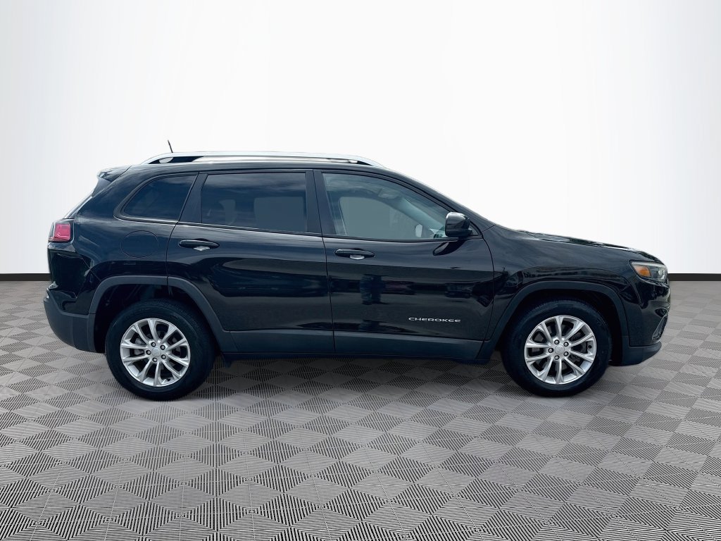 Used 2020 Jeep Cherokee Latitude FWD image 5