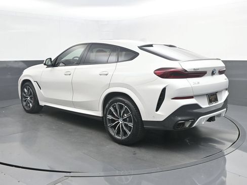 Used 2022 BMW X6 xDrive40i w/ Executive Package AWD/4WD image 3
