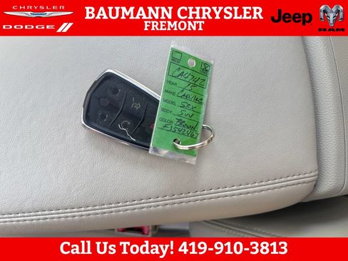 Used 2015 Cadillac SRX Luxury w/ Driver Awareness Package FWD image 29