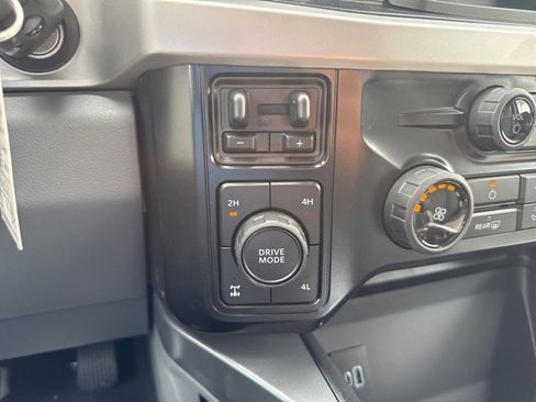 New 2025 Ford F350 XLT image 38