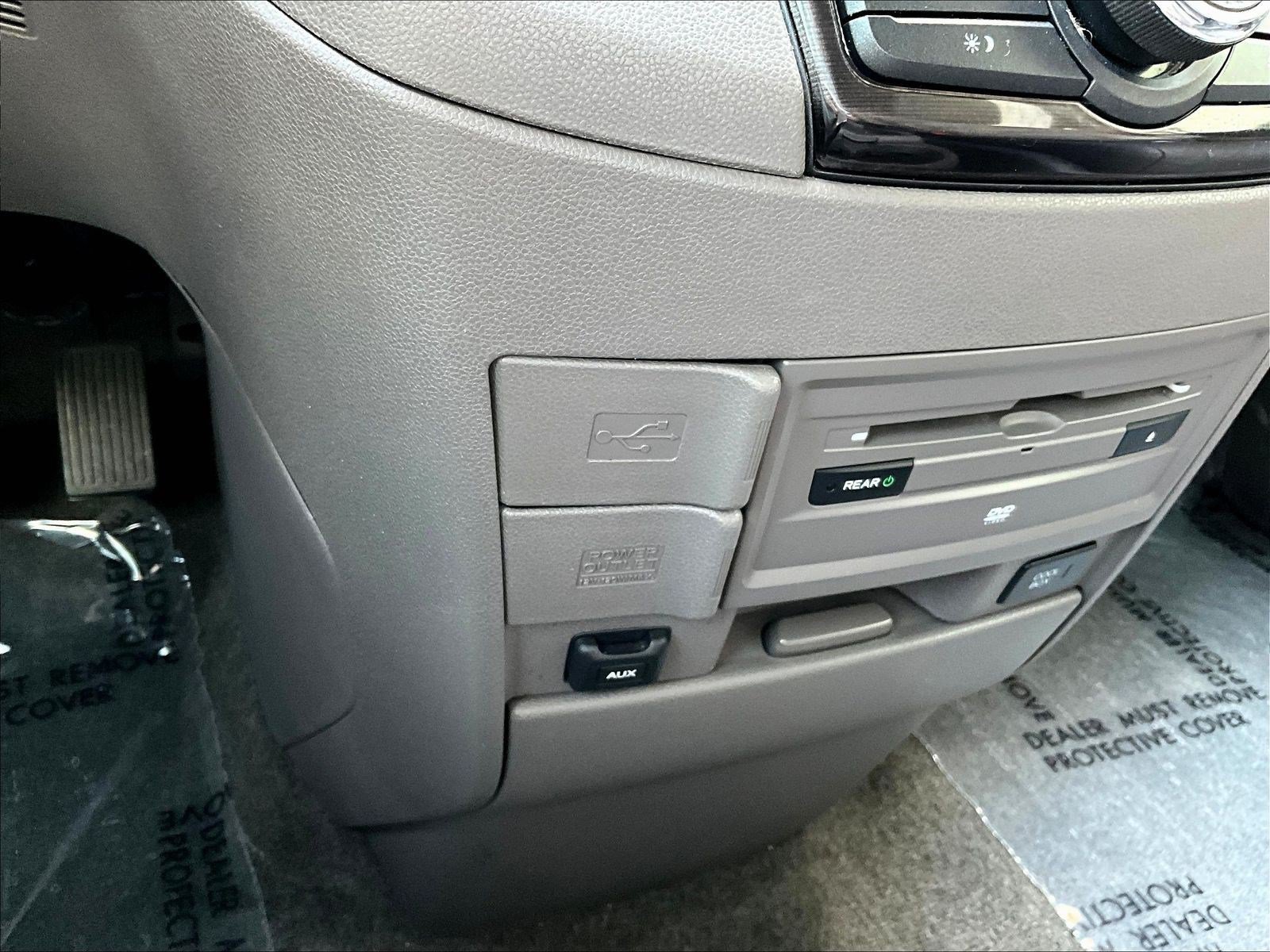 Used 2016 Honda Odyssey Touring Elite image 16