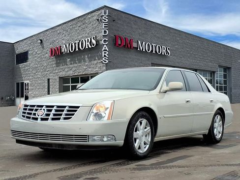 Used 2007 Cadillac DTS Luxury I w/ Trunk Convenience Package image 1