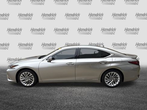 Used 2019 Lexus ES 300h w/ Accessory Package image 7
