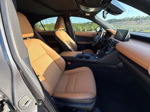 Used 2024 Lexus IS 350 F Sport RWD image 16