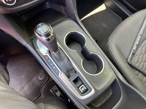 Used 2019 Chevrolet Equinox LT FWD image 19