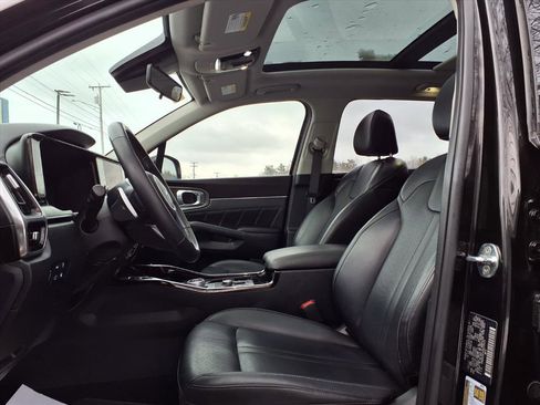 Used 2022 Kia Sorento SX w/ Panoramic Sunroof Package image 6