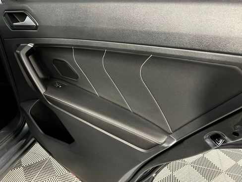 Used 2022 Volkswagen Tiguan SE image 28