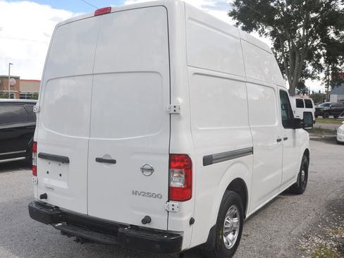 Used 2021 Nissan NV 2500 SV image 9