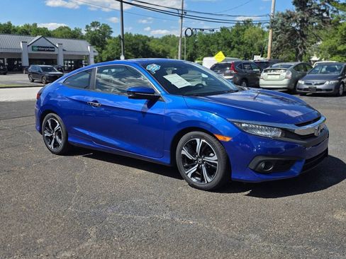 Used 2016 Honda Civic Touring image 4