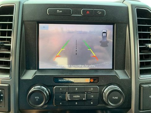 Used 2021 Ford F250 XLT w/ XLT Premium Package AWD/4WD image 44