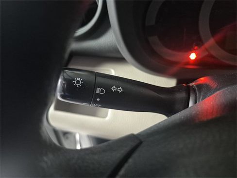 Used 2007 Toyota RAV4 2WD image 23