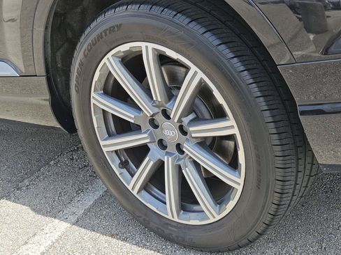 Used 2018 Audi Q7 3.0T Premium AWD/4WD image 7