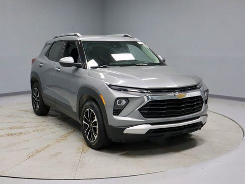 Used 2024 Chevrolet TrailBlazer LT image 1