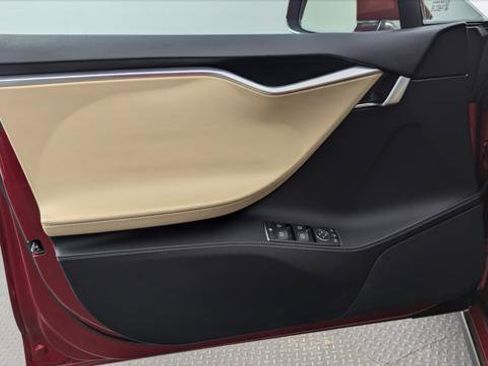 Used 2013 Tesla Model S Performance image 12