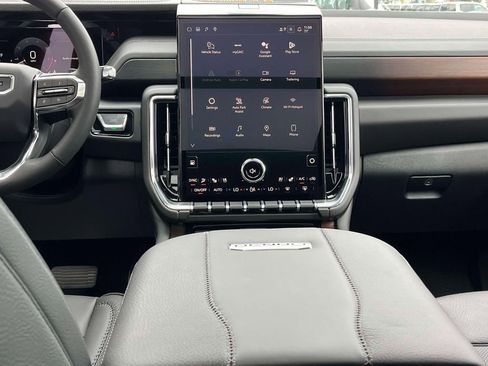 New 2026 GMC Yukon XL Denali w/ Sun & Power Step Package AWD/4WD image 13