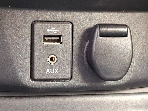 Used 2016 Nissan Rogue SV AWD/4WD image 24