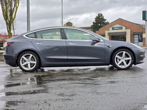 Used 2018 Tesla Model 3 Long Range image 8