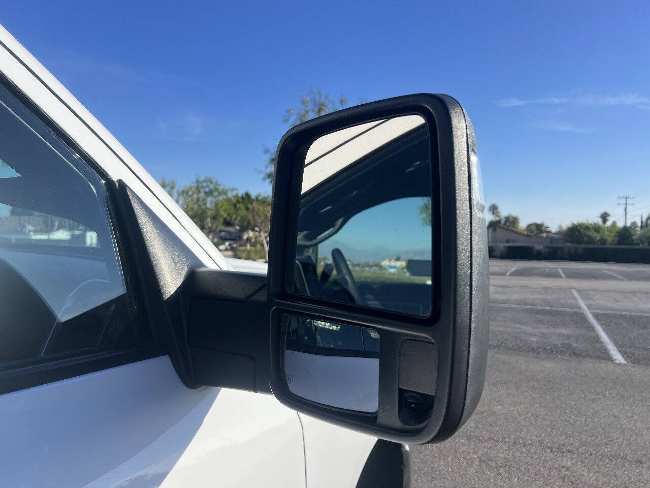 Used 2025 RAM 2500 Big Horn AWD/4WD image 32