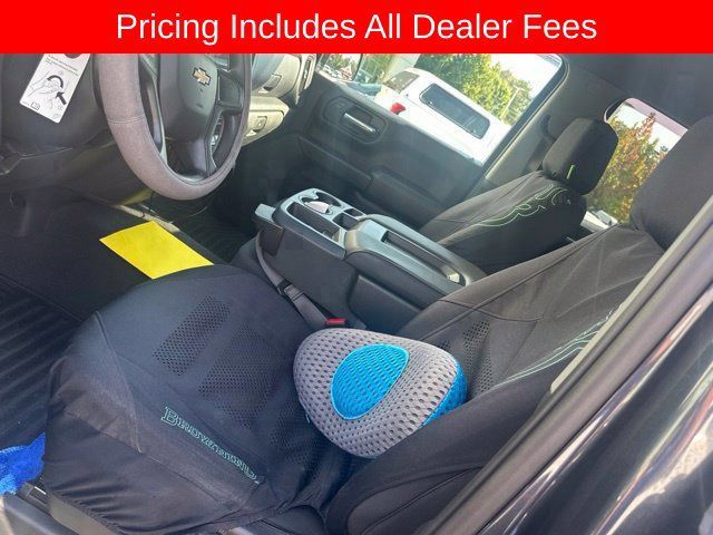 Used 2020 Chevrolet Silverado 1500 Custom w/ Custom Value Package AWD/4WD image 6