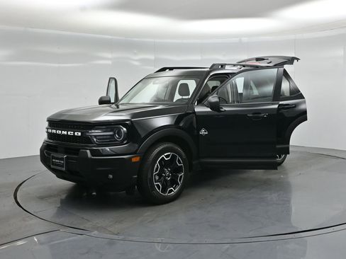 Certified 2025 Ford Bronco Sport Outer Banks w/ Outer Banks Tech Package+ AWD/4WD image 32