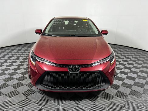 Used 2025 Toyota Corolla LE FWD image 2