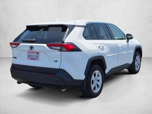 Certified 2024 Toyota RAV4 LE FWD image 5