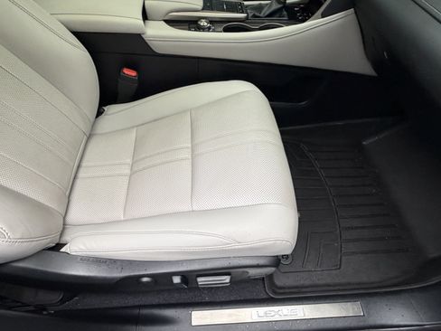 Certified 2022 Lexus RX 350L Luxury w/ Accessory Package (Z1) FWD image 45
