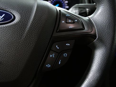 Used 2020 Ford Edge SE FWD image 21