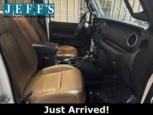 Used 2021 Jeep Wrangler Unlimited Sahara w/ Uconnect 4C Nav & Sound Group image 19