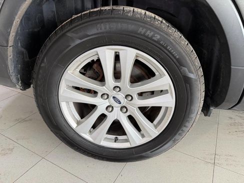 Used 2018 Ford Explorer XLT w/ Equipment Group 201A image 10