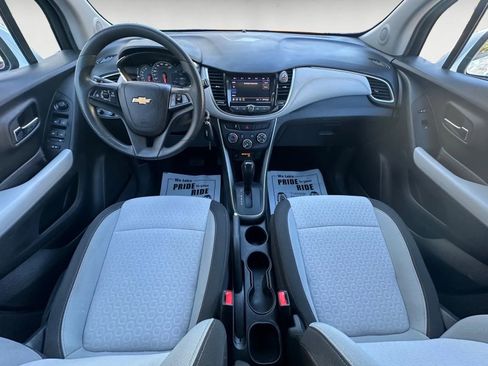 Used 2022 Chevrolet Trax LS w/ Tint and Cruise Package image 10
