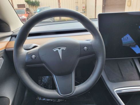 Used 2022 Tesla Model 3 Standard Range image 26