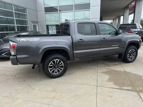 Used 2023 Toyota Tacoma TRD Sport w/ Technology Package AWD/4WD image 8