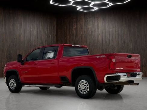 Used 2022 Chevrolet Silverado 2500 LT w/ Convenience Package AWD/4WD image 5
