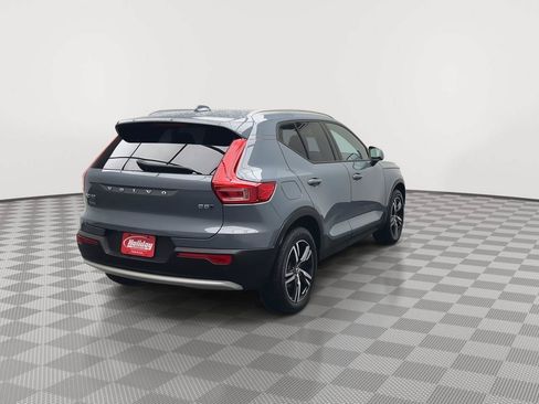 Used 2023 Volvo XC40 B5 Core AWD/4WD image 36