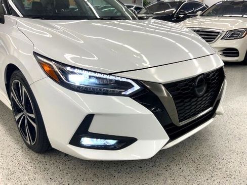 Used 2022 Nissan Sentra SR w/ SR Premium Package image 40