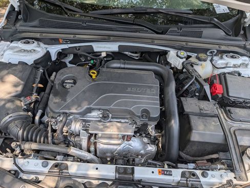 Used 2025 Chevrolet Malibu LT FWD image 13
