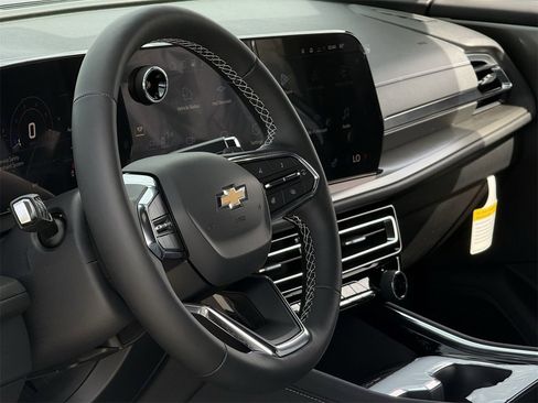 New 2026 Chevrolet Traverse LT image 10