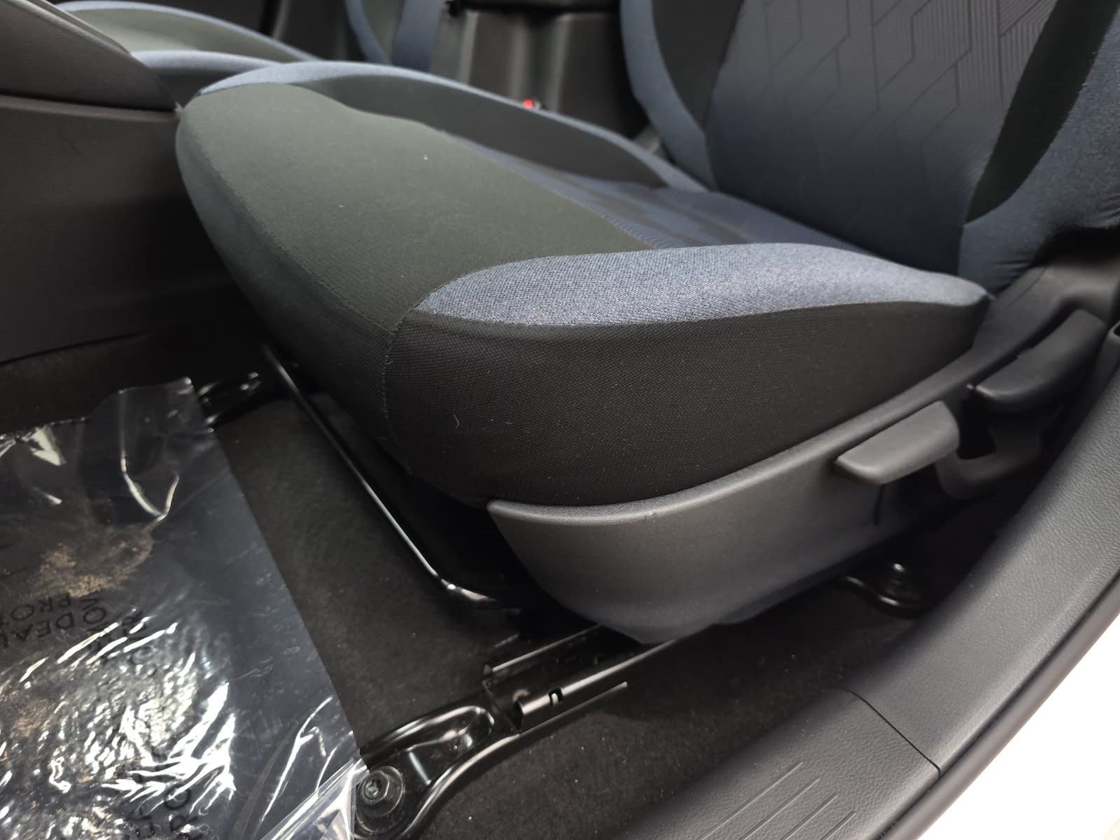 Used 2025 Nissan Versa SV w/ Trunk Package FWD image 25